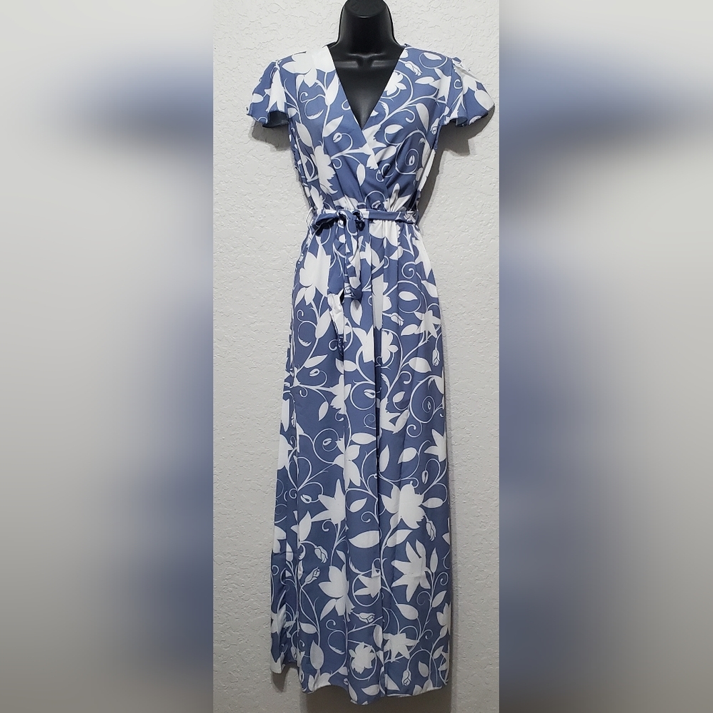 2/$30 Estee BrownWomen’s Blue Floral Belted Front Wrap Maxi Dress Small/Medium - Picture 2 of 13